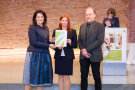 v. l. Ministerin Michaela Kaniber, Birgit Heißenhuber, Erwin Wack