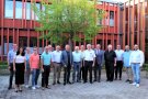 Das Bild zeigt die CSU-Fraktionsmitglieder des Tirschenreuther Kreistags vor dem Amt für Ländliche Entwicklung Oberpfalz in Tirschenreuth.