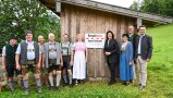 Gruppenbild mit der Ministerin und Vetretern der Verbände
