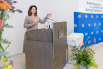 Ministerin am Rednerpult